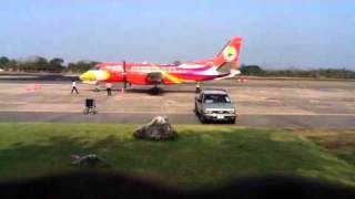 preview picture of video 'Nok Air at Nan Airport'