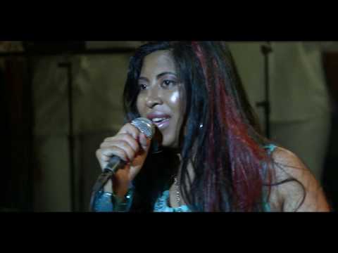 Farahtiana Church - "JE VEUX EXPRIMER"