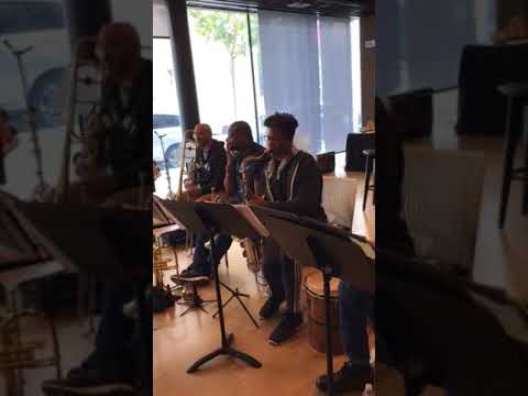 Warren Wolf “Give The Drummer Some”