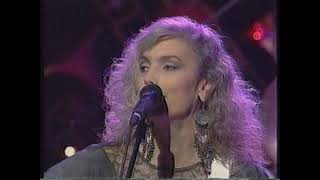 Emmylou Harris -- Roses In The Snow