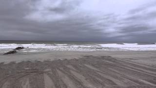 preview picture of video 'Hurricane Sandy Waves Arrive in Long Beach New York'
