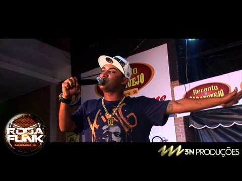 MC Vitinho é Febre :: Cantando o sucesso "Tropa do Moço" Ao vivo na Roda de Funk ::