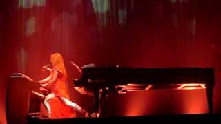 Tori Amos - Police Me (partial) (live@Antwerp)