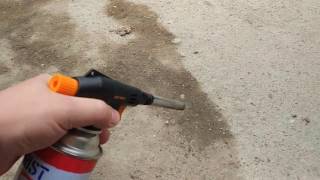 Как удалить масляное пятно с бетона