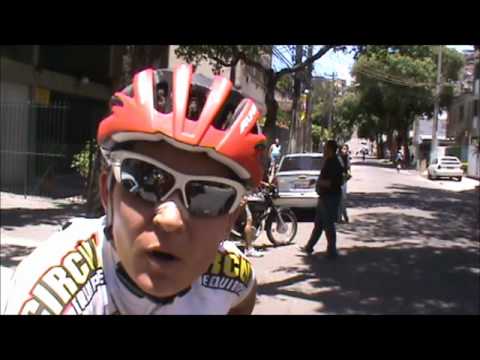 Chegada e entrevista Érika Gramiscelli - Circuito XC de Favelas 2011 - Morro dos Macacos