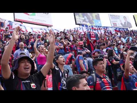 "Hinchada de Deportivo Quito en el estadio de Ambato - 11 nov 2018" Barra: Mafia Azul Grana &bull; Club: Deportivo Quito