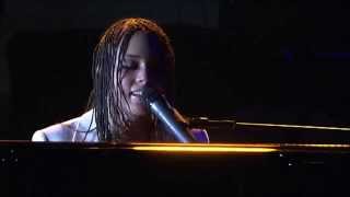 Alicia Keys live @ North Sea Jazz Festival (2004) &quot;I Got A Little Something For You&quot;