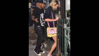 Taylor Swift shakes it off in sunshine yellow