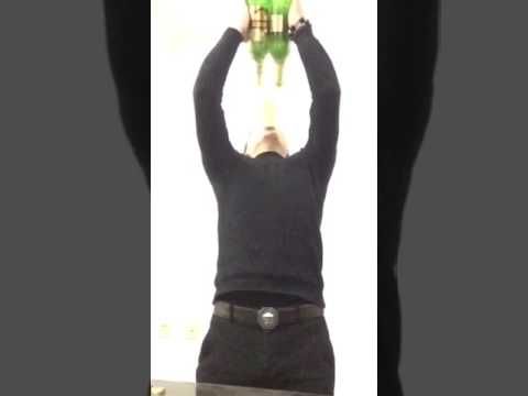 Как выпить 2 литра пива за 20 секунд