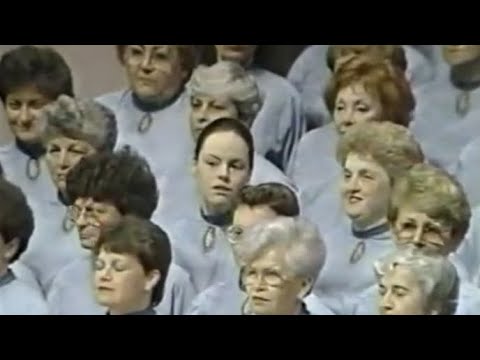 Canadian National Anthem Sung by Grannies on 1987 Hockey game (LIVE)