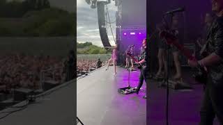 My signature moves 💃🪩 All a bit rubbish, but performed with enthusiasm 😂