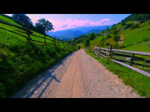 LA PAS PRIN MAGICUL SAT MAGURA