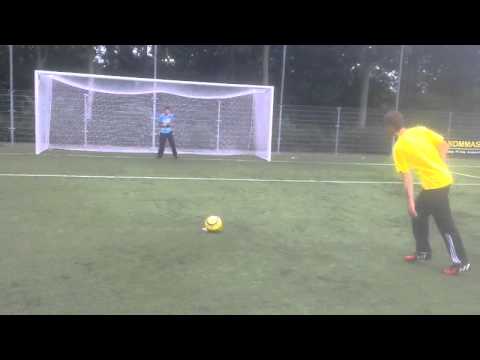 Penalty schieten op koedijk