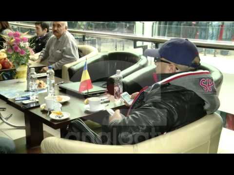 STRĂINI CU SUFLET DE ROMÂN