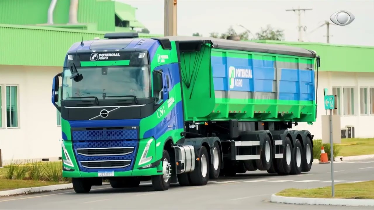 VOLVO ENTREGA PRIMEIRO LOTE DE CAMINHÕES COM MOTOR BICOMBUSTÍVEL
