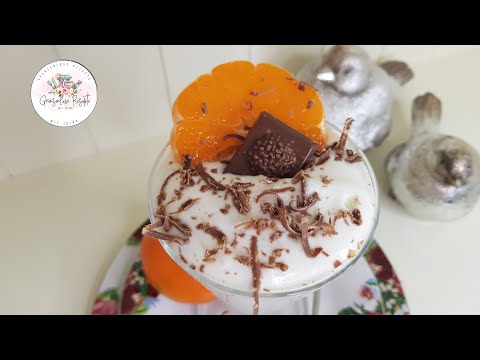 Zarte Quarkcreme mit Schokoraspel/ Quarksessert/ Delicate quark cream with chocolate shavings