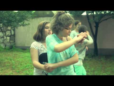 Dječji zbor TRATINČICE - "PLEŠIMO" (2013.)