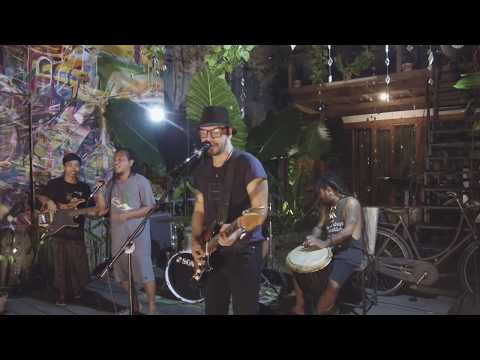 Bastian Cozy Feat Ian Kaya - Hitam Putih (Live Indopurejoy House)
