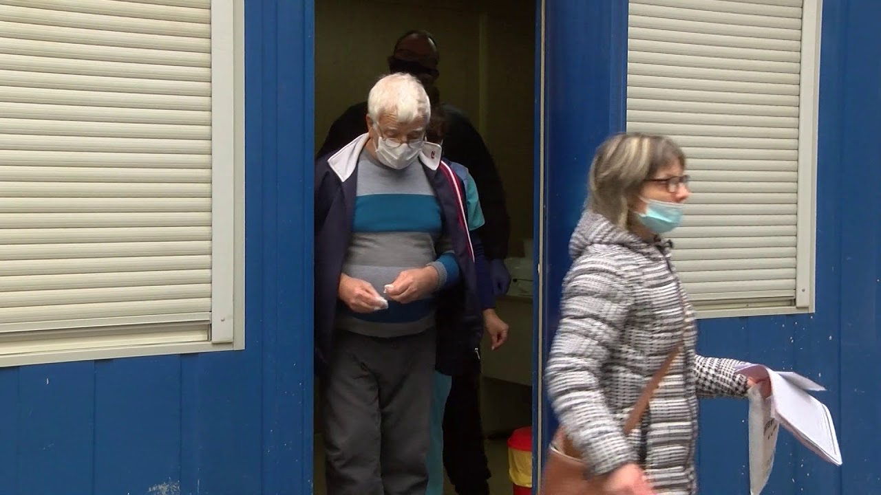 Фургонът в хасковската болница за триаж на пациенти със съмнения за Ковид-19 вече работи