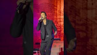 La segunda vez que la cantó en vivo y sigue siendo mágico❤️ #ROMA #25AñosTour