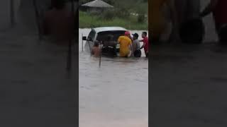 preview picture of video 'PARAH!!! Jalan Kotawaringin Lama-Pangkalan bun terendam banjir'