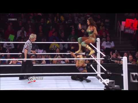 Eve vs Kaitlyn - Divas Championship Match