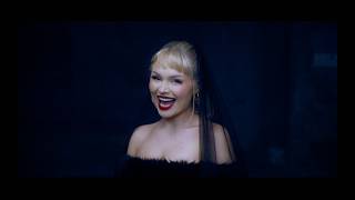 Download lagu Talia Mar - Suit & Tie mp3