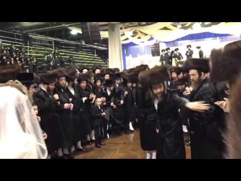 Bobov Rebbe Mitzvah Tantz Shvat תשע'ז(1)