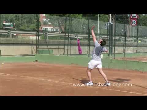 Préparation des matchs par équipe à Barcelone pour le club de tennis de Neuilly