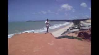 preview picture of video 'Jovem curraisnovense cai em falésias de Pipa (Tibau do Sul/RN)'