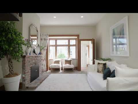 16 Caroline Street, Mount Victoria - Wellington (Mike Robbers & Socheata Tep)