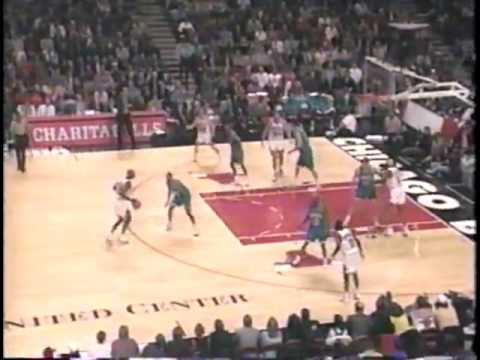 MICHAEL JORDAN: 42 pts vs Charlotte Hornets (1995)