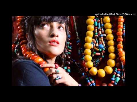 Hindi Zahra - La Luna