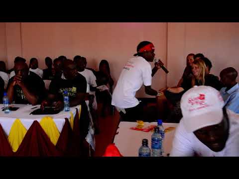 Leteipa the King peforming Ndoto ya mchana at Emali during the 2018 International Condoms Day