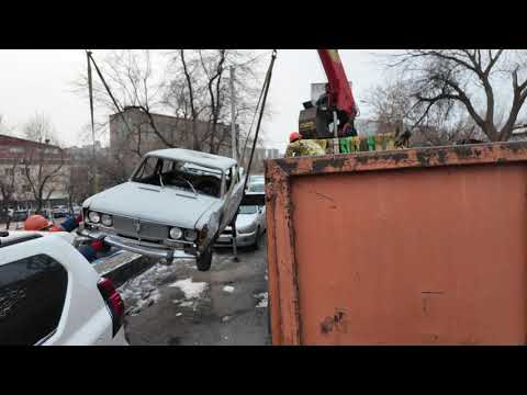 35 брошенных автомобилей вывезли с улиц Владивостока в этом году.