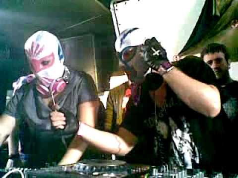 Pelussje I'm SO CRAZY (par-t- One_inxs)- damnedreckickxxx(2010)