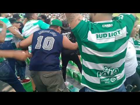 "La KOMUN santos vs puebla" Barra: La Komún &bull; Club: Santos Laguna