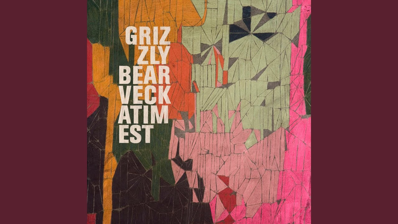 Grizzly Bear - Foreground