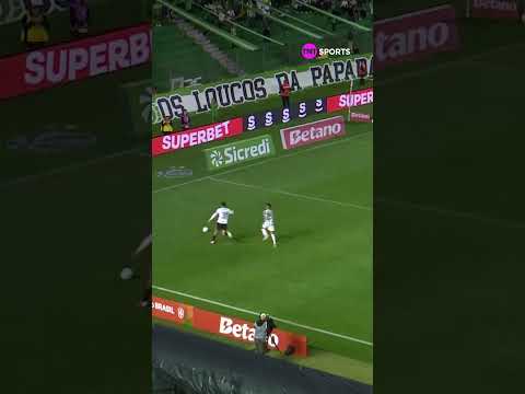 A TRAVE NÃO DEIXOU UM GOLAÇO DE CABEÇA ACONTECER! #shorts