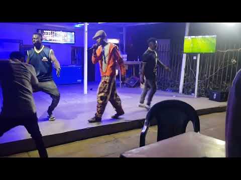 MIKE ZULE ZOO Performing live @ The Grill aka Old Skool Bar high-level Makurdi Benue State Nigeria