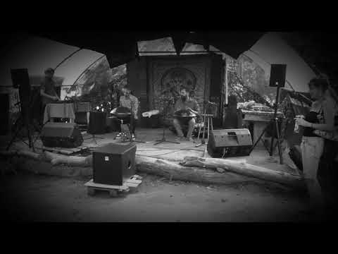 Hungarian Handpan Duo live in Hug after