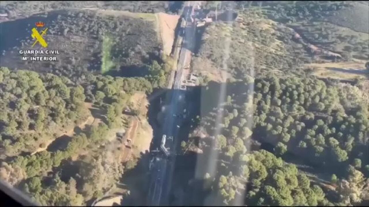 Tragico schianto ferroviario in Spagna, 39 morti e 150 feriti. Le immagini aree del disastro