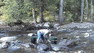 preview picture of video 'Adventures in Gold Prospecting too'
