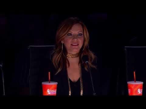 UDI Dance  Glowing Dance Group Performs In Complete Darkness   America's Got Talent 2018