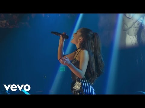 Videoclip de love me harder (live) — Ariana Grande