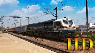 preview picture of video 'IRFCA - 12435 Dibrugarh Rajdhani Express Meets 12392 Sharamjeevi Superfast Express'