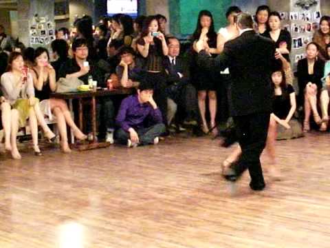  Natalia Hills  and  Gabriel Missé  are  dancing  to  the  tango  "  Te Aconsejo Que Me Olvides  "