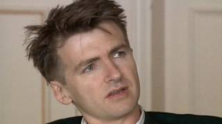 Neil Finn Singing Moon River (Live)