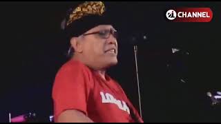 Download lagu live Iwan fals - Nyanyian Jiwa (story WA) #iwanfals #story #whatsappstatus mp3