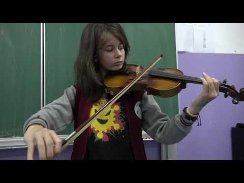 KUTIA MAGJIKE - Shkolla "Elena Gjika"